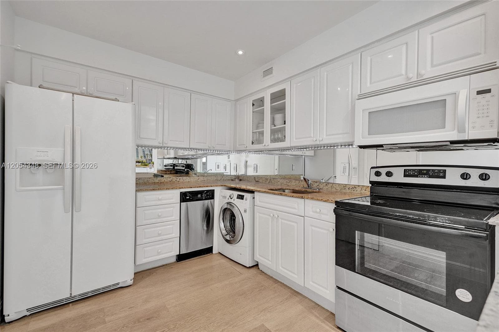 AQUASOL CONDO · #T-O in Miami Beach - Photo 9