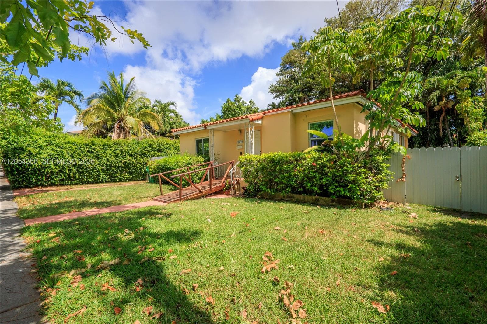 3640 SW 16th St photo 34