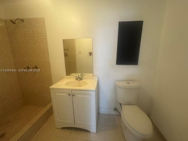 374 NE 171 Street photo 12