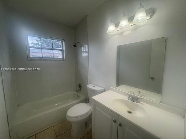 374 NE 171 Street photo 5
