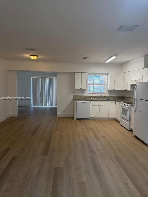 374 NE 171 Street photo 4