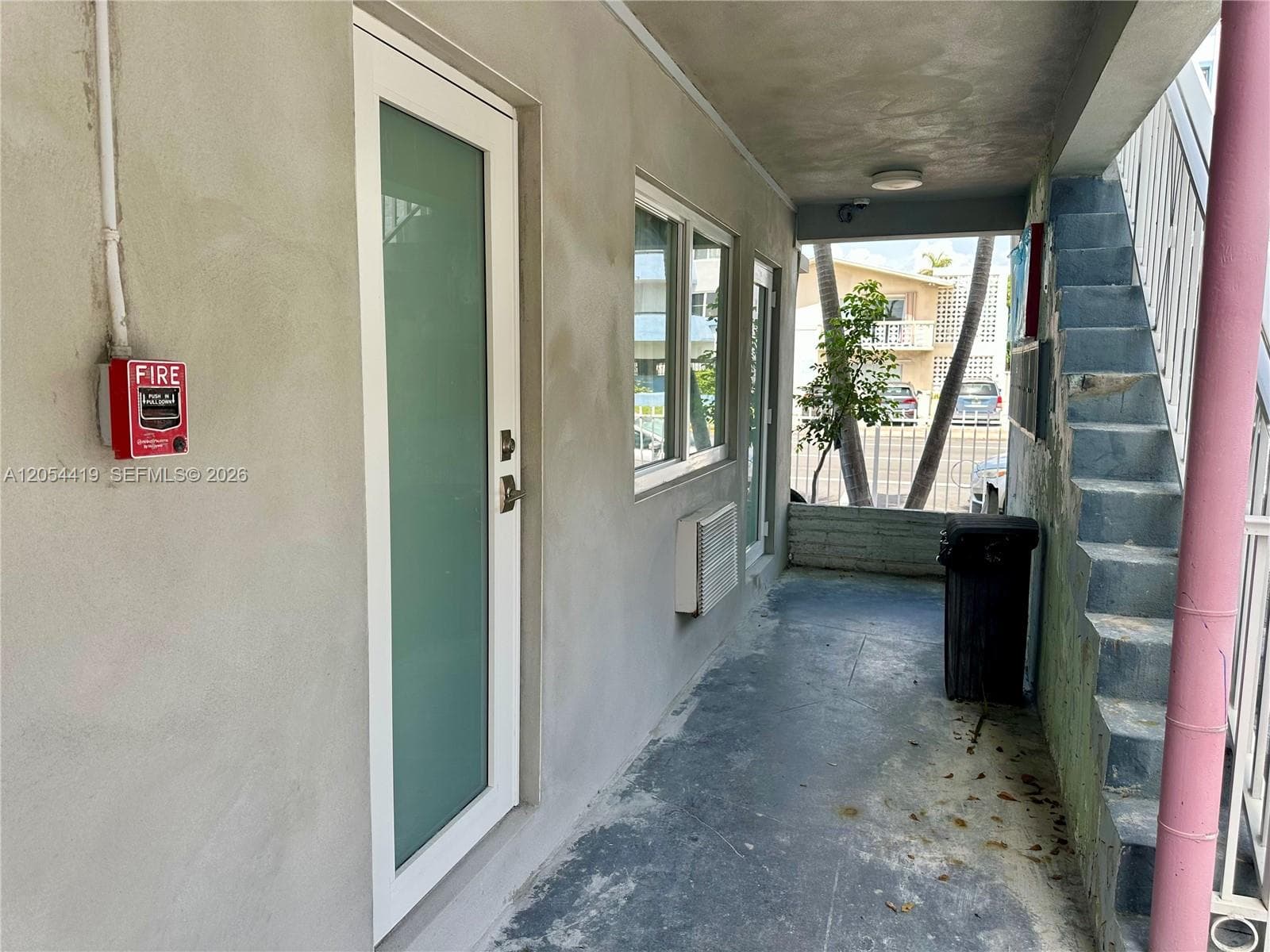 KITCHEN ENTRANCE