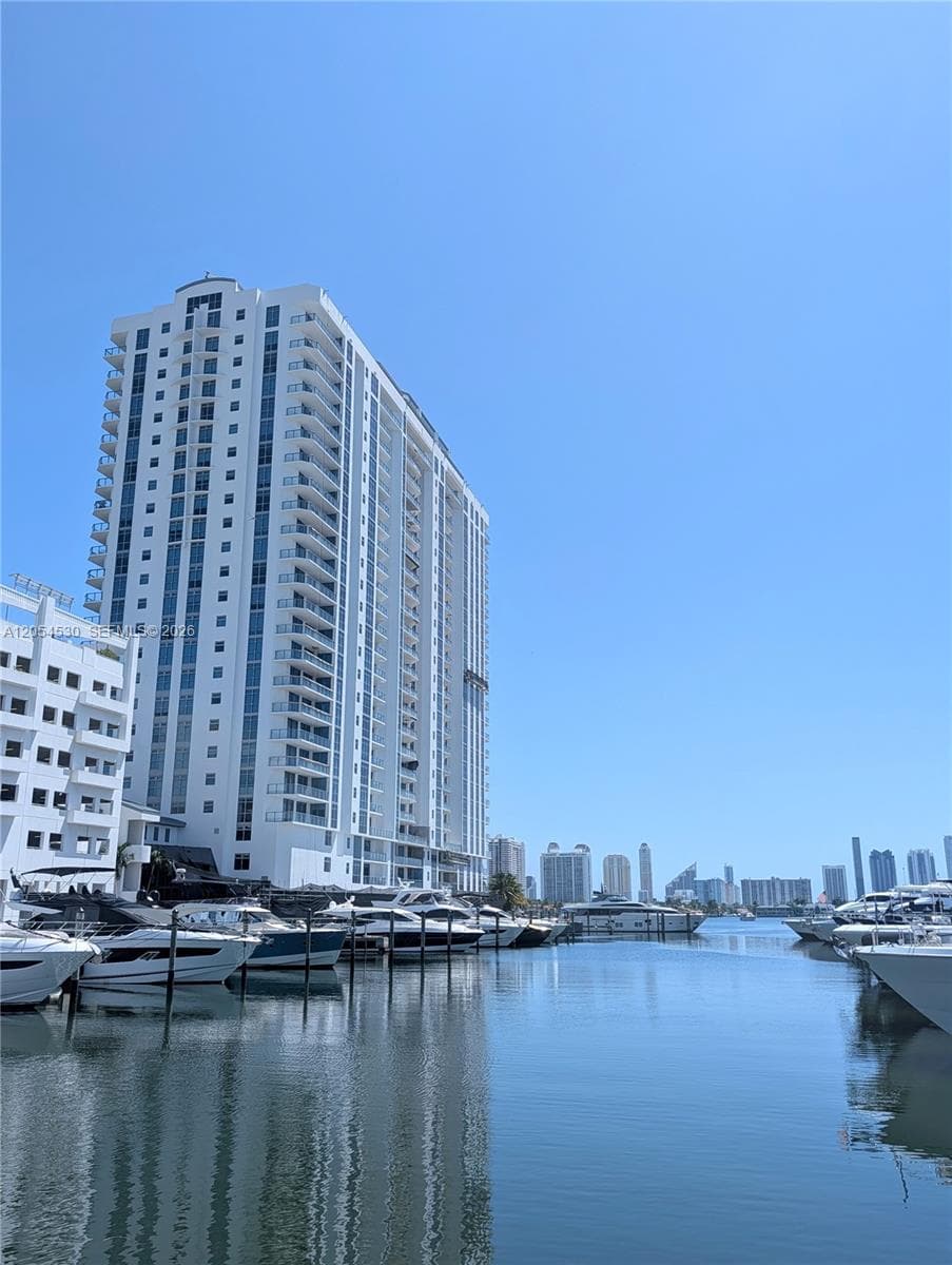 MARINA PALMS · #1501 in North Miami Beach - Photo 16