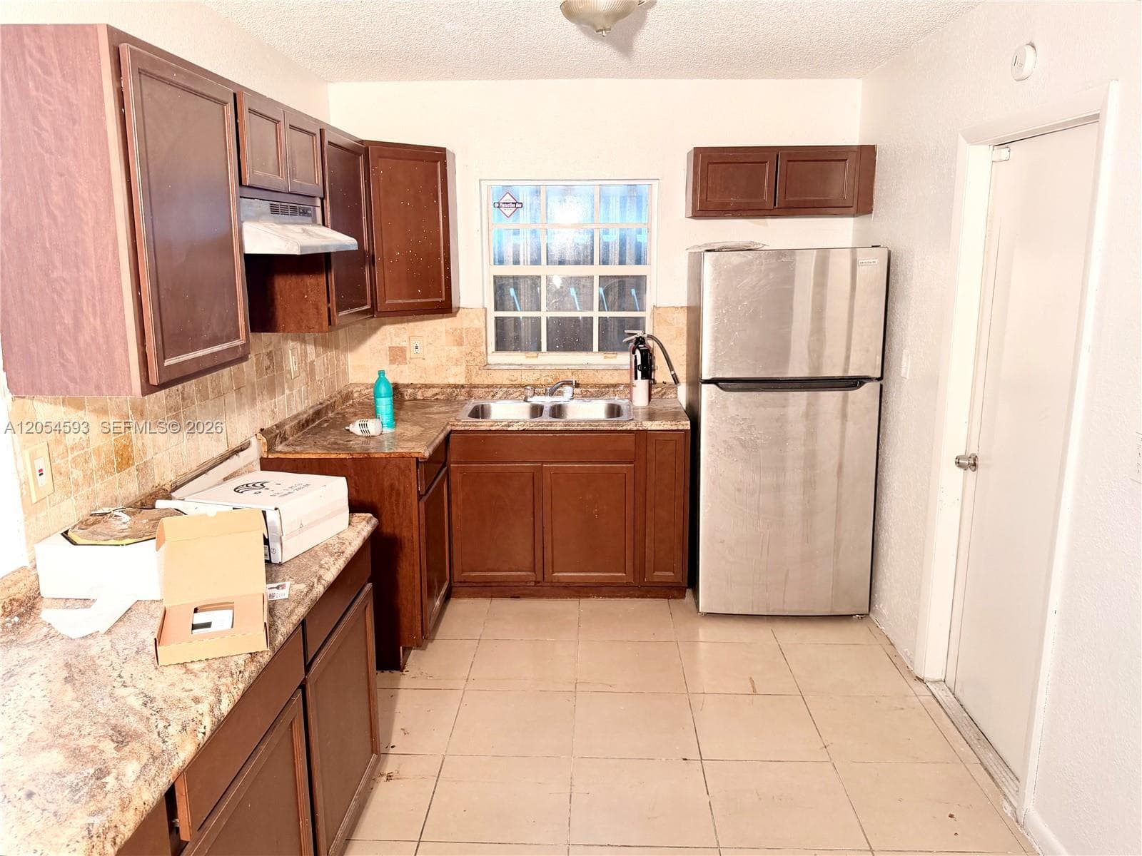 1561 NW 7th Ter photo 3