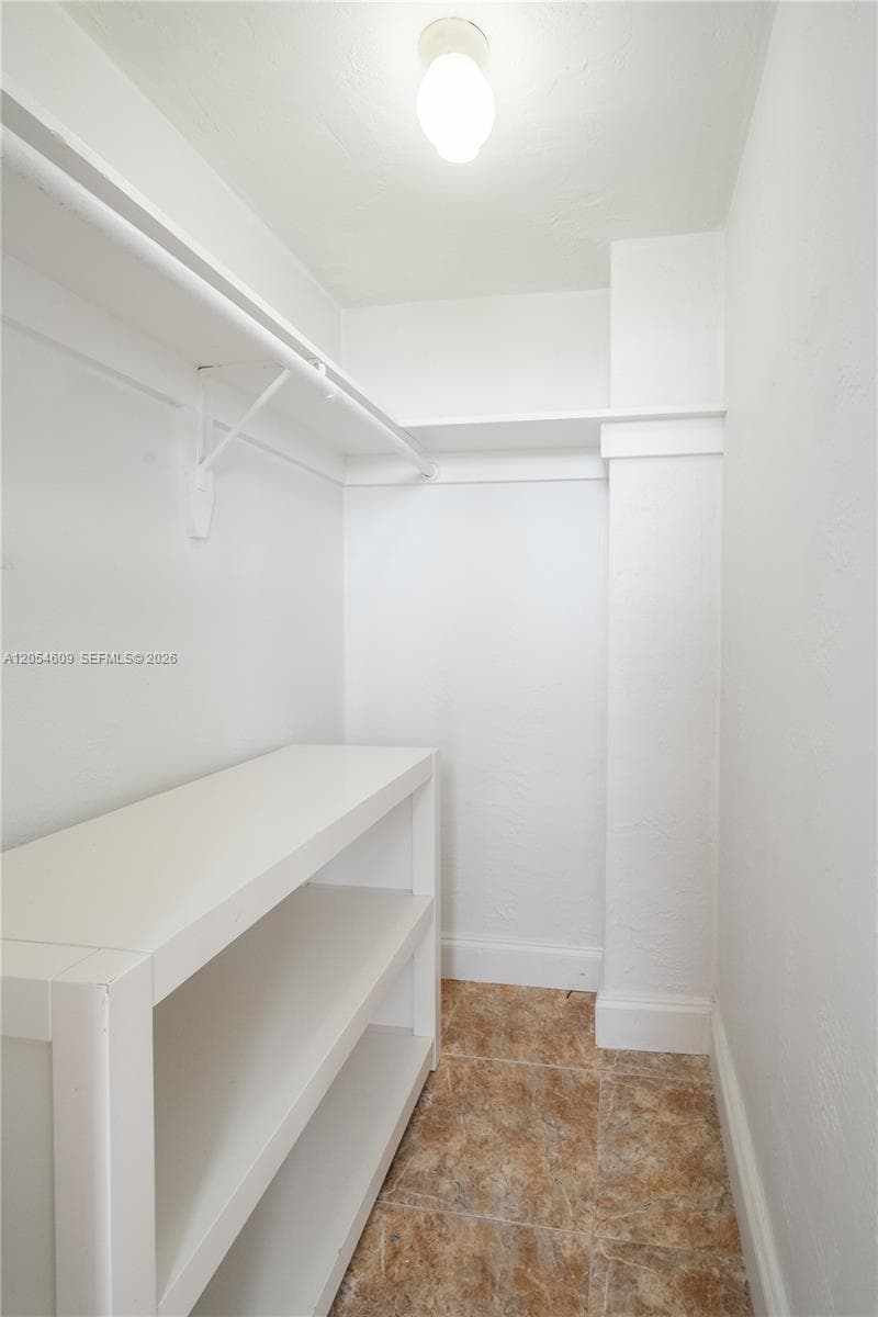 BYRON GARDENS CONDO · #207 in Miami Beach - Photo 16
