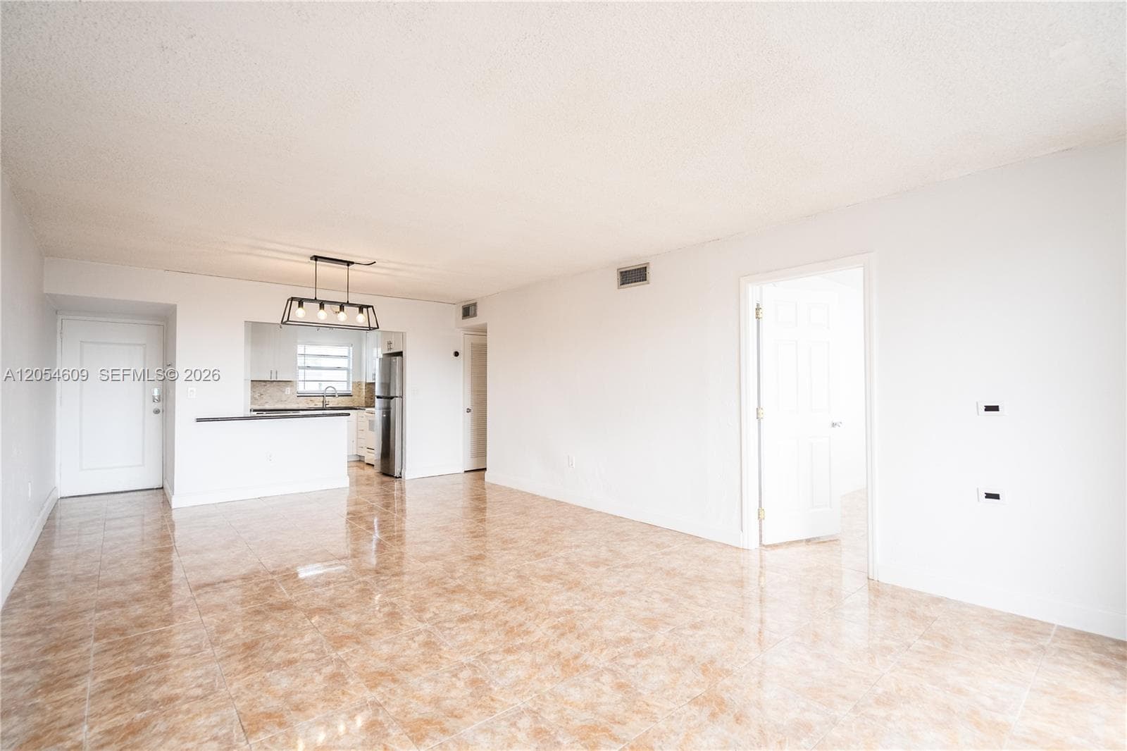 BYRON GARDENS CONDO · #207 in Miami Beach - Photo 3