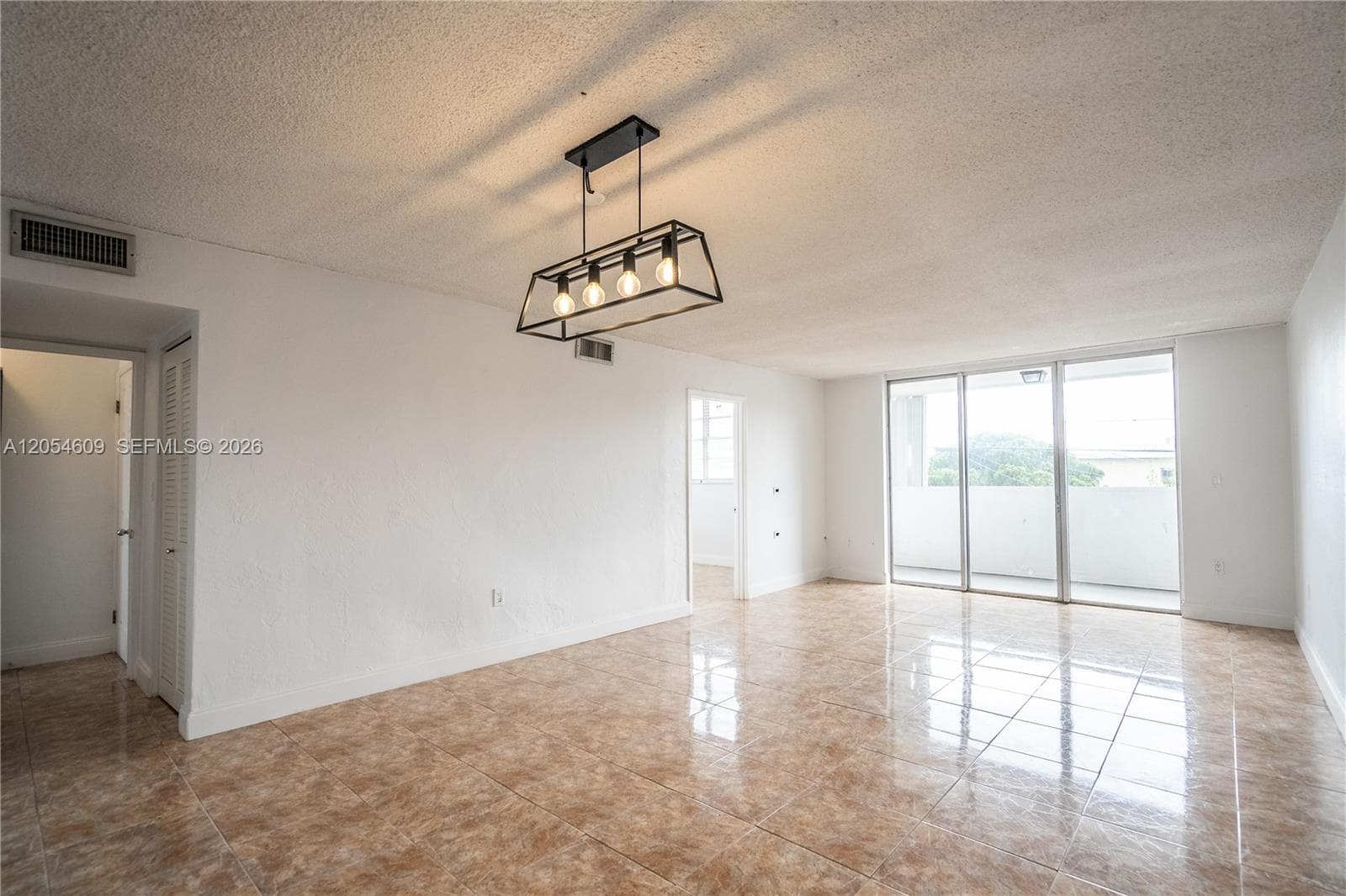 BYRON GARDENS CONDO · #207 in Miami Beach - Photo 10