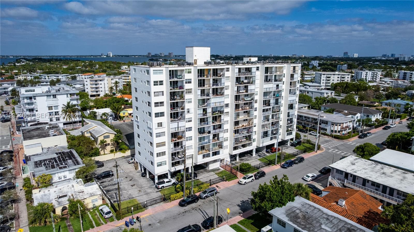 BYRON GARDENS CONDO · #207 in Miami Beach - Photo 41
