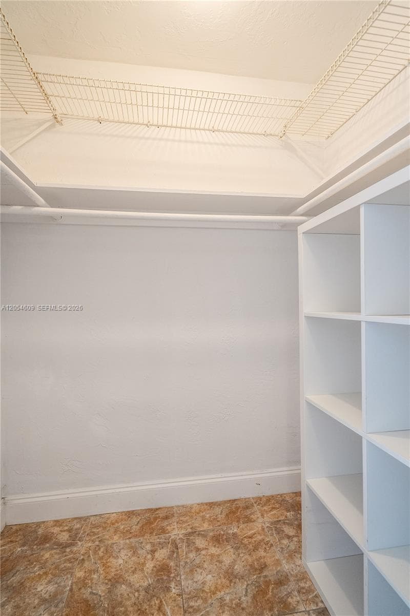 BYRON GARDENS CONDO · #207 in Miami Beach - Photo 19