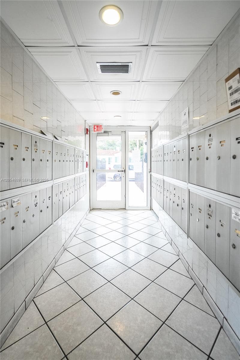 BYRON GARDENS CONDO · #207 in Miami Beach - Photo 35