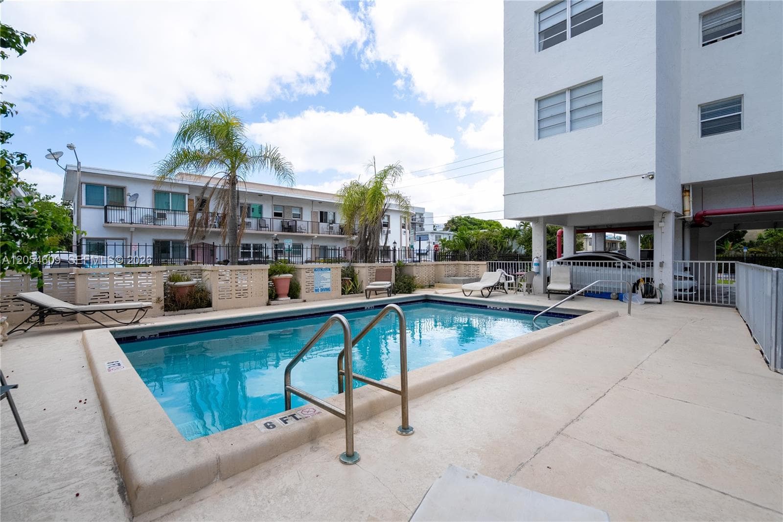BYRON GARDENS CONDO · #207 in Miami Beach - Photo 29