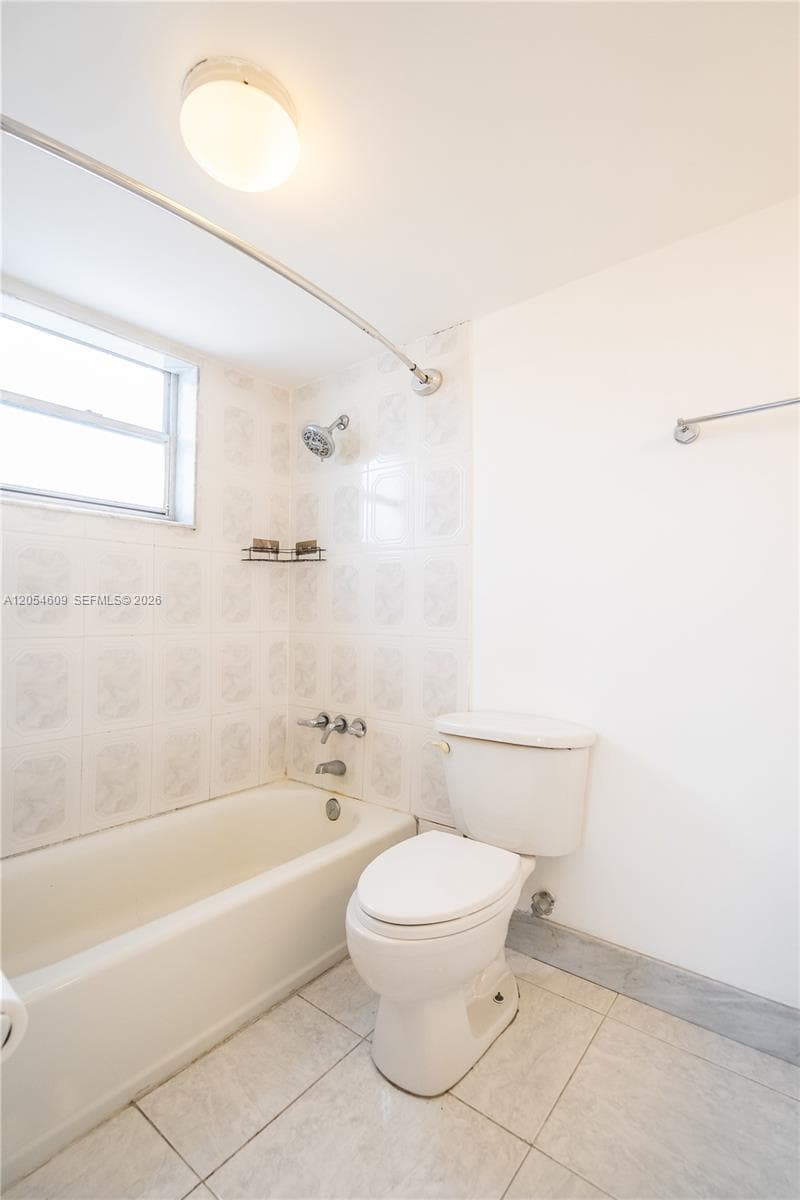 BYRON GARDENS CONDO · #207 in Miami Beach - Photo 25