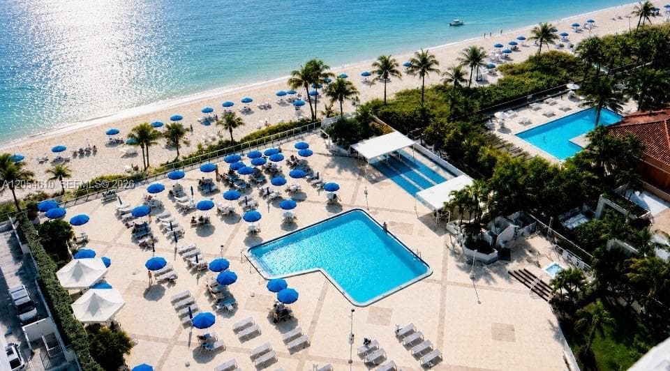 COASTAL LIVING AT ITS BEST