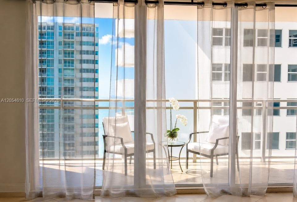 DAYTIME TERRACE VIEW