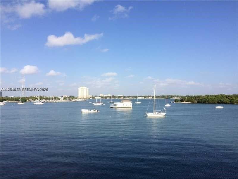 ISLANDER CLUB CONDO · #410 in North Bay Village - Photo 1