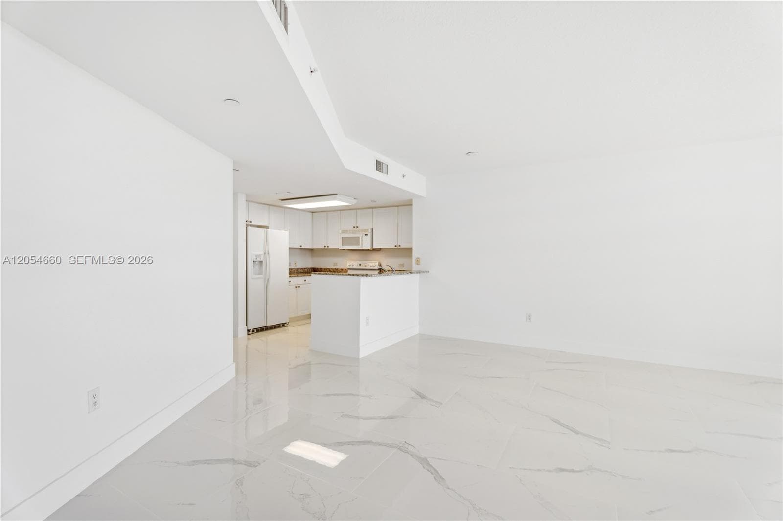TURNBERRY · #2506 in Aventura - Photo 2