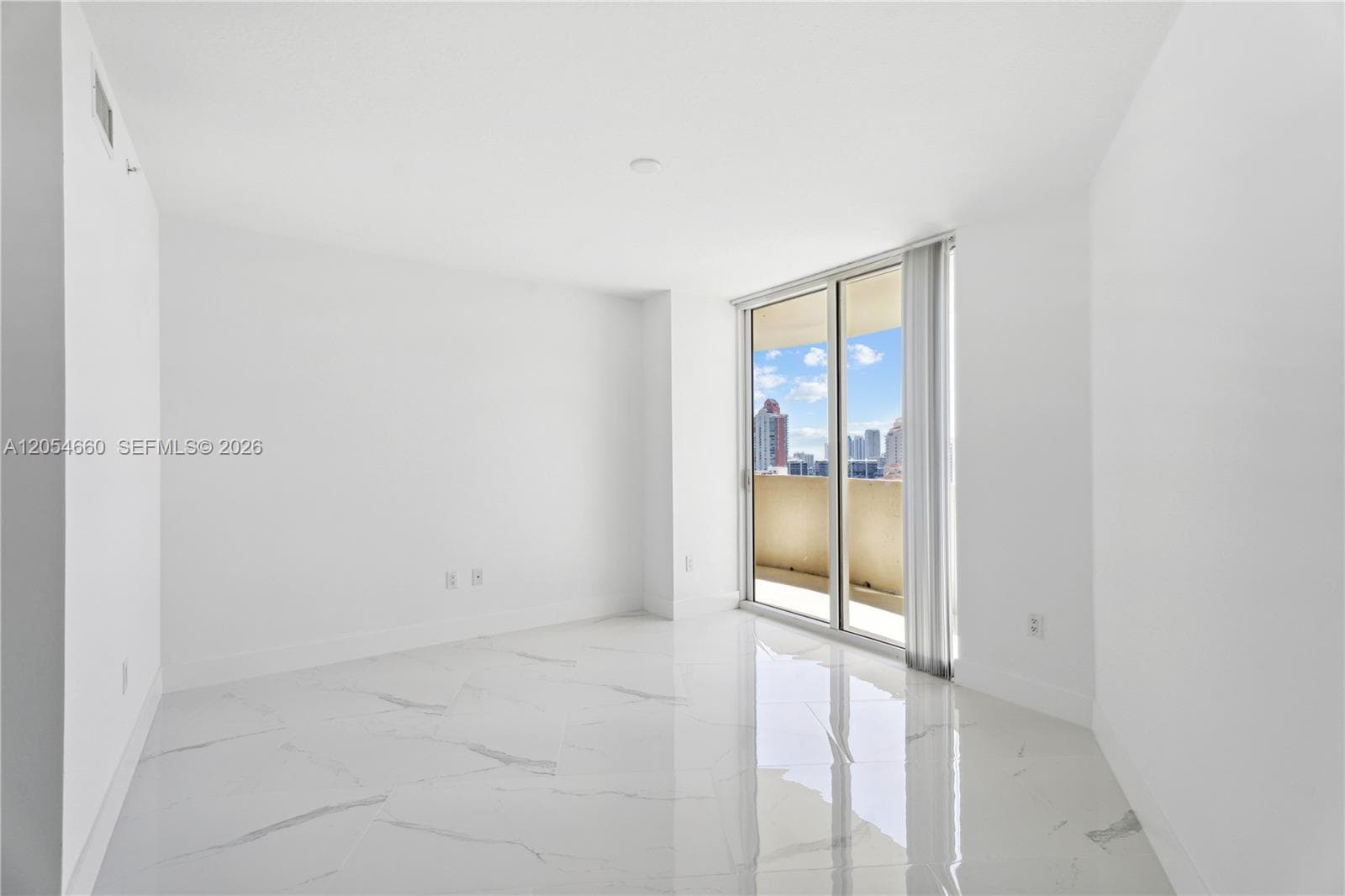 TURNBERRY · #2506 in Aventura - Photo 7