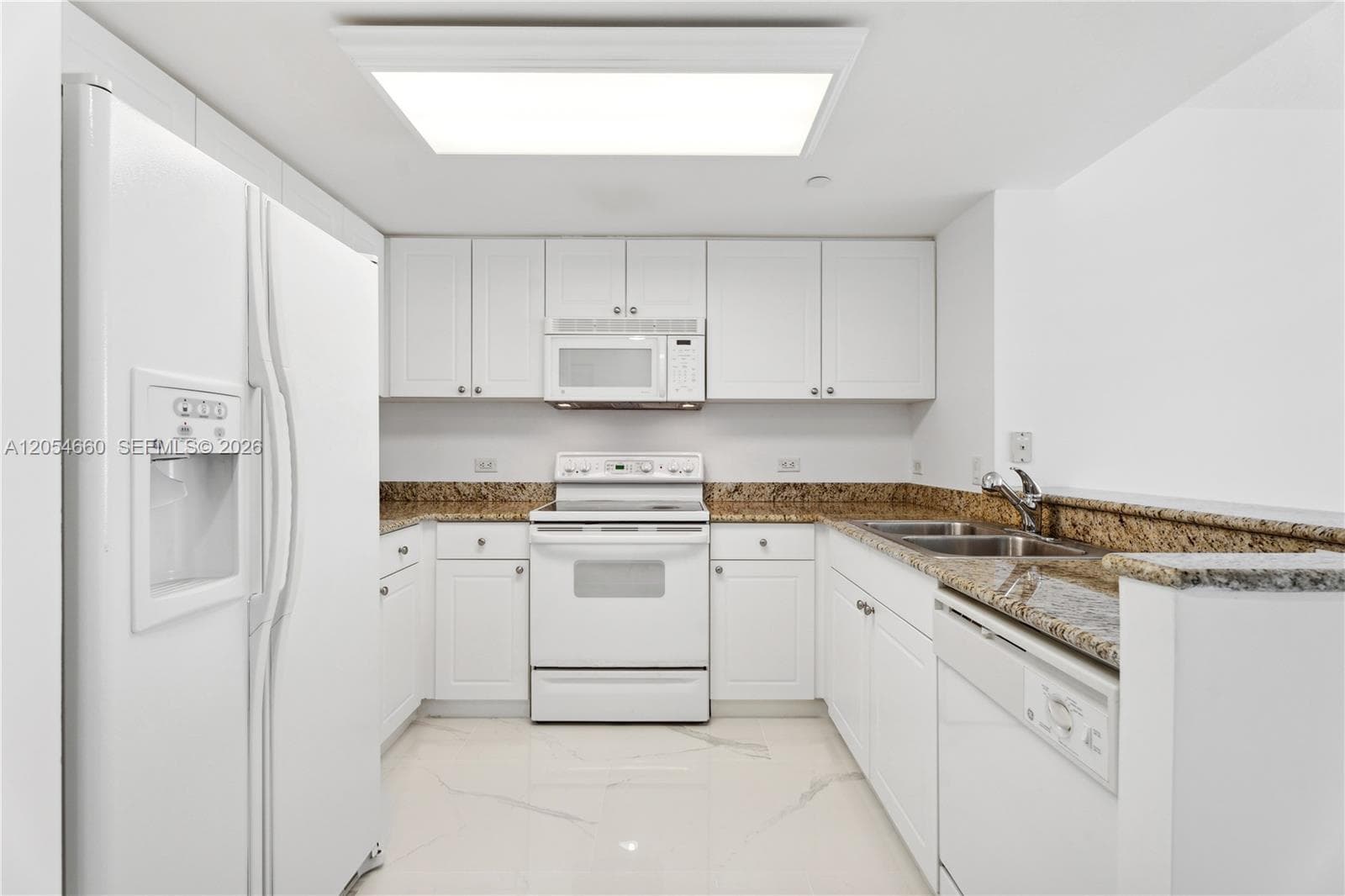 TURNBERRY · #2506 in Aventura - Photo 5