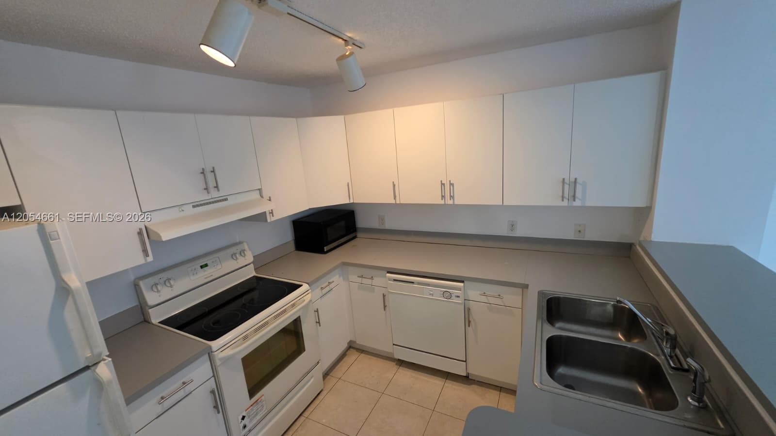 ENCLAVE AT DORAL CONDO NO · #201-9 in Doral - Photo 6