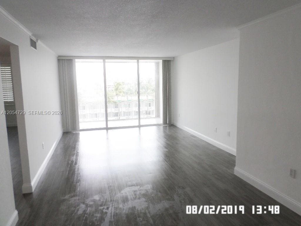 1865 79 ST CAUSEWAY # 6J NORTH BAY