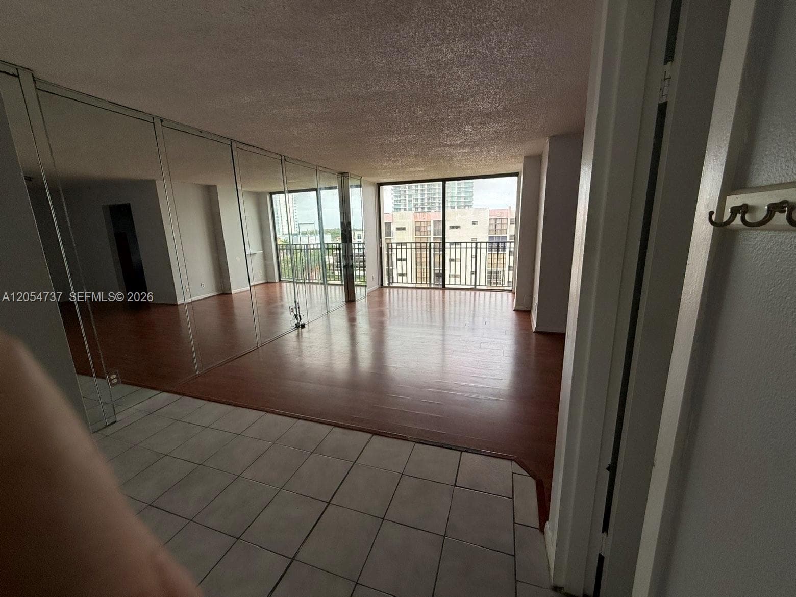 PLAZA OF AMERICAS CONDO · #912 in Sunny Isles Beach - Photo 2