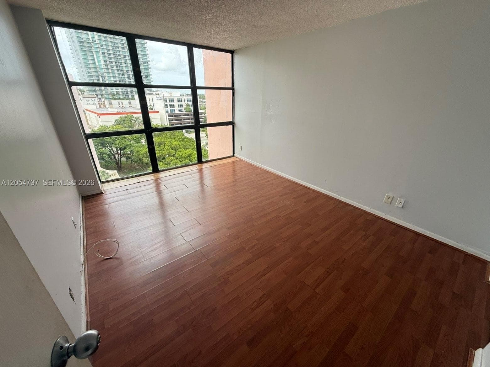PLAZA OF AMERICAS CONDO · #912 in Sunny Isles Beach - Photo 6