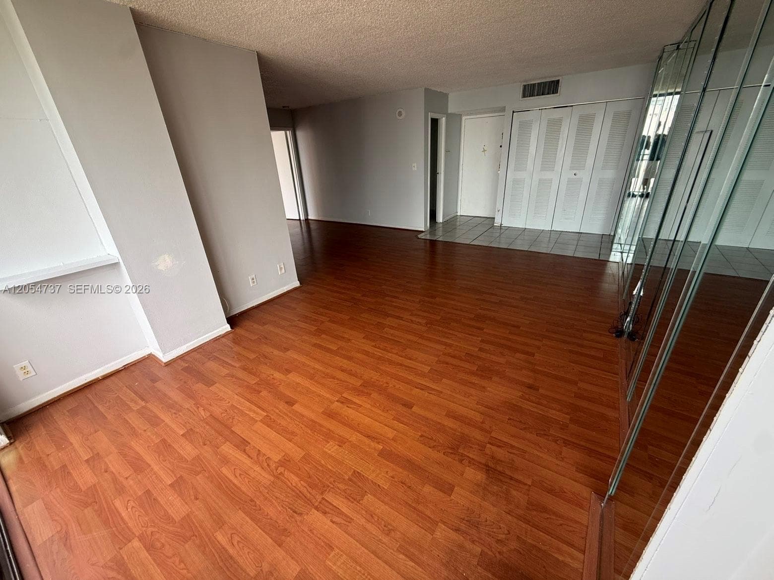 PLAZA OF AMERICAS CONDO · #912 in Sunny Isles Beach - Photo 10