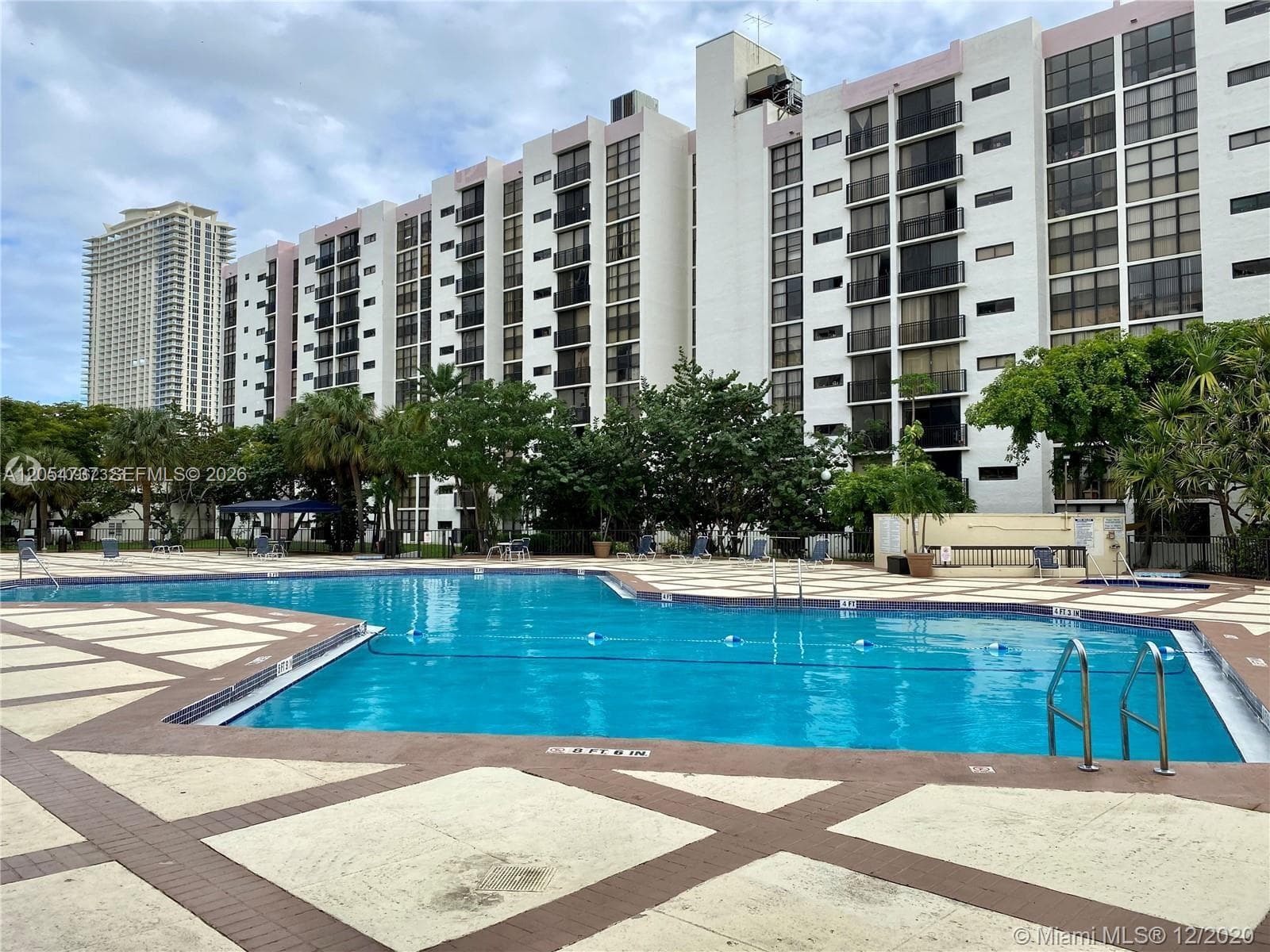 PLAZA OF AMERICAS CONDO · #912 in Sunny Isles Beach - Photo 11