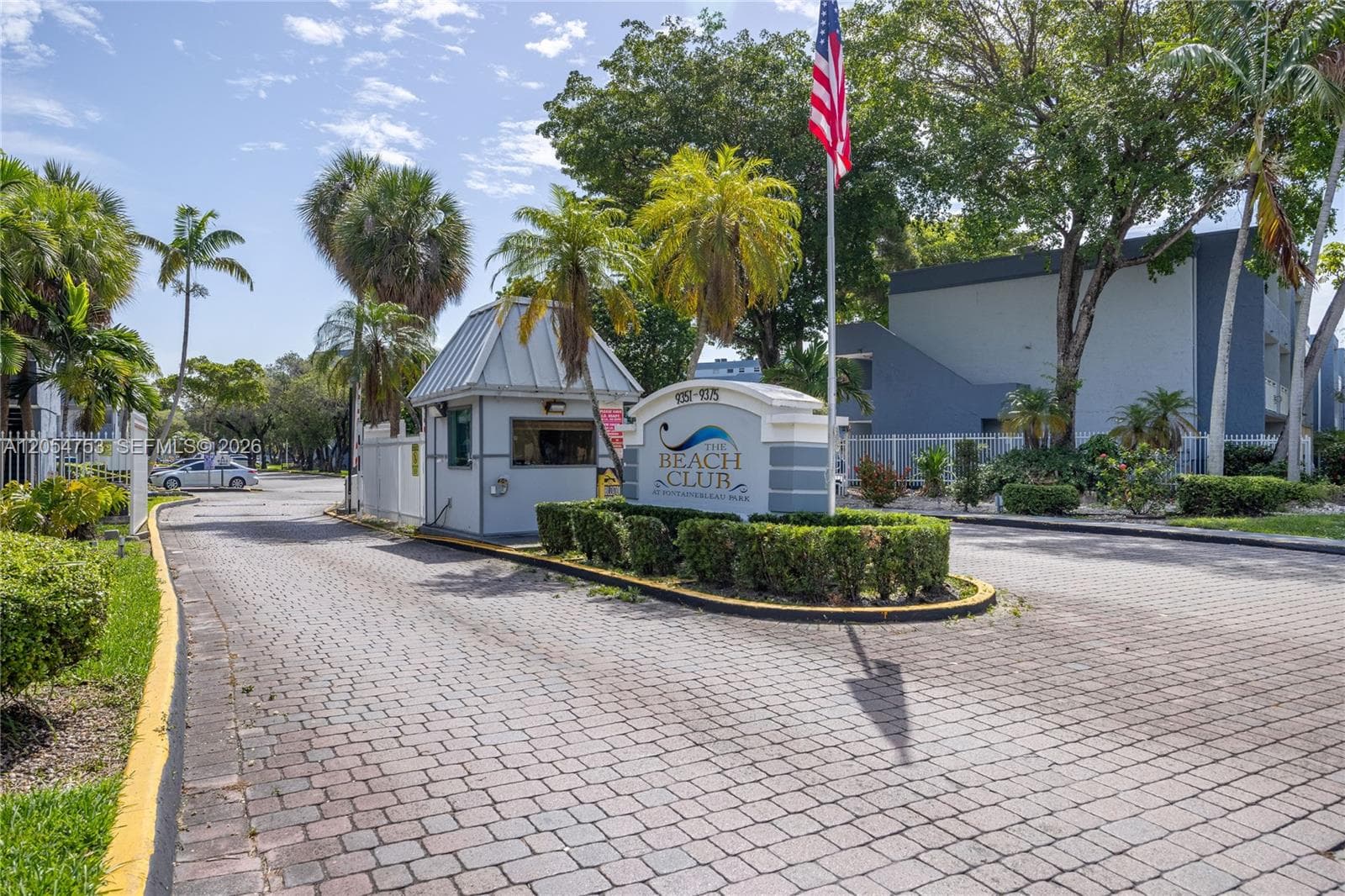 THE BEACH CLUB FONTAINEBL · #E205 in Miami - Photo 1