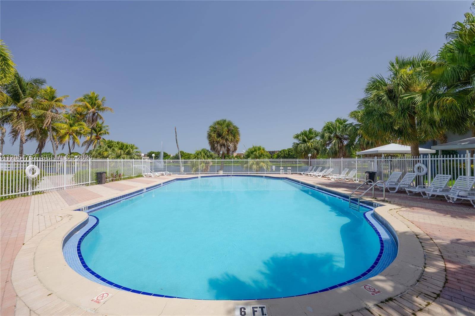 THE BEACH CLUB FONTAINEBL · #E205 in Miami - Photo 4