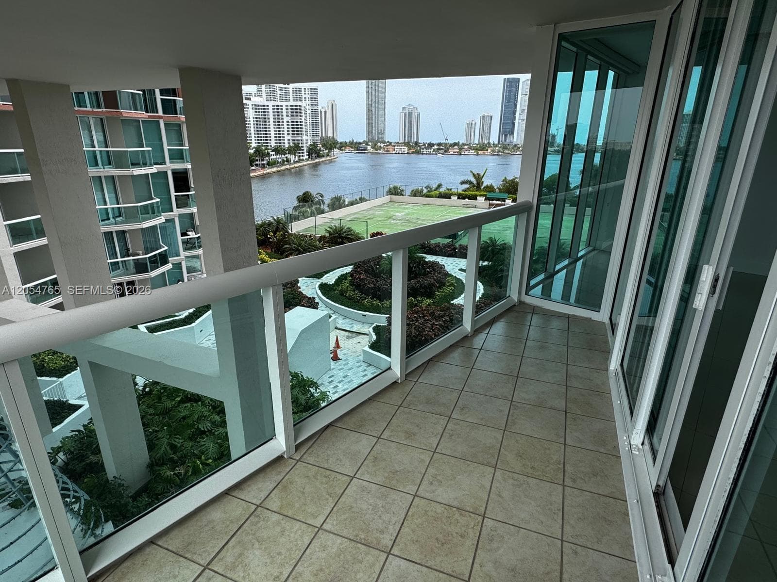 Hidden Bay · #706 in Aventura - Photo 10