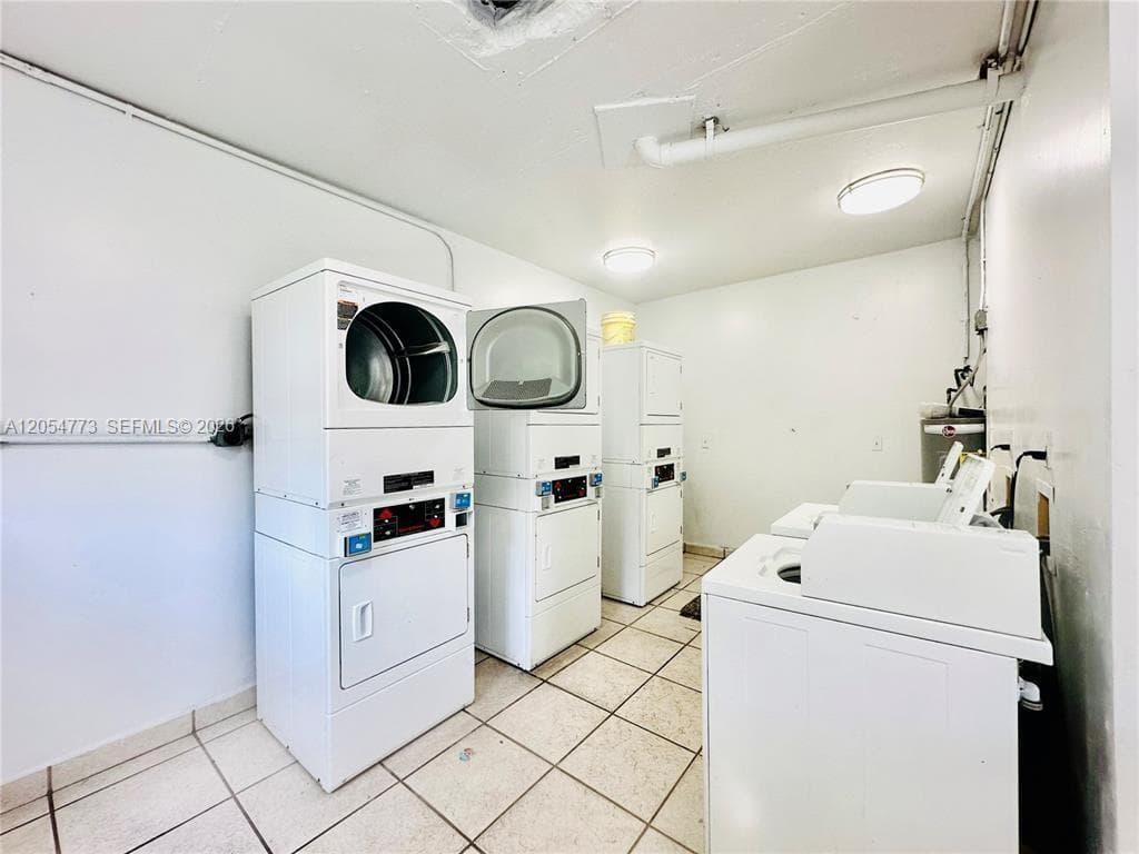 NEW WORLD CONDO APTS IV · #131 in Miami Gardens - Photo 9