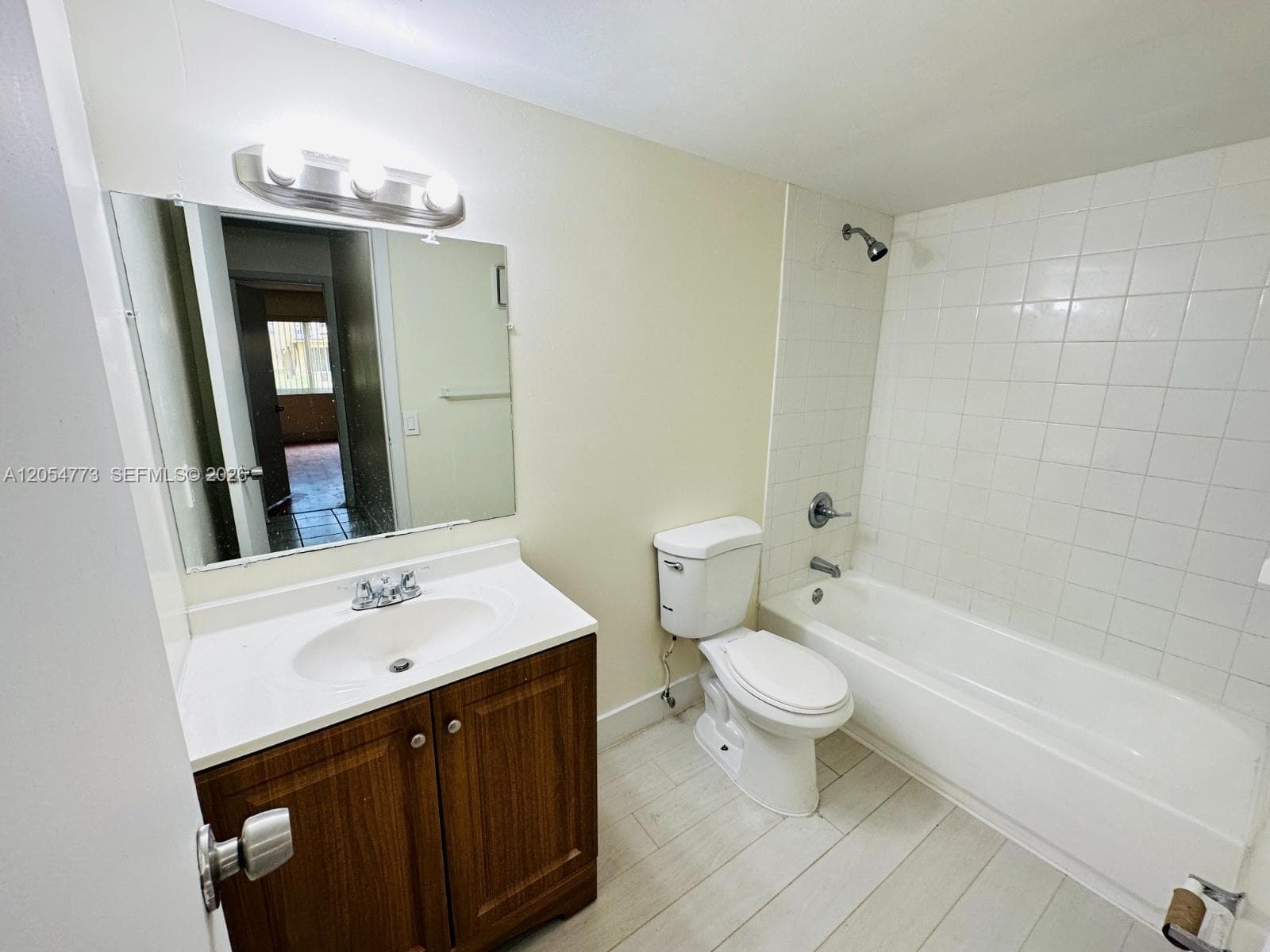 NEW WORLD CONDO APTS IV · #131 in Miami Gardens - Photo 8