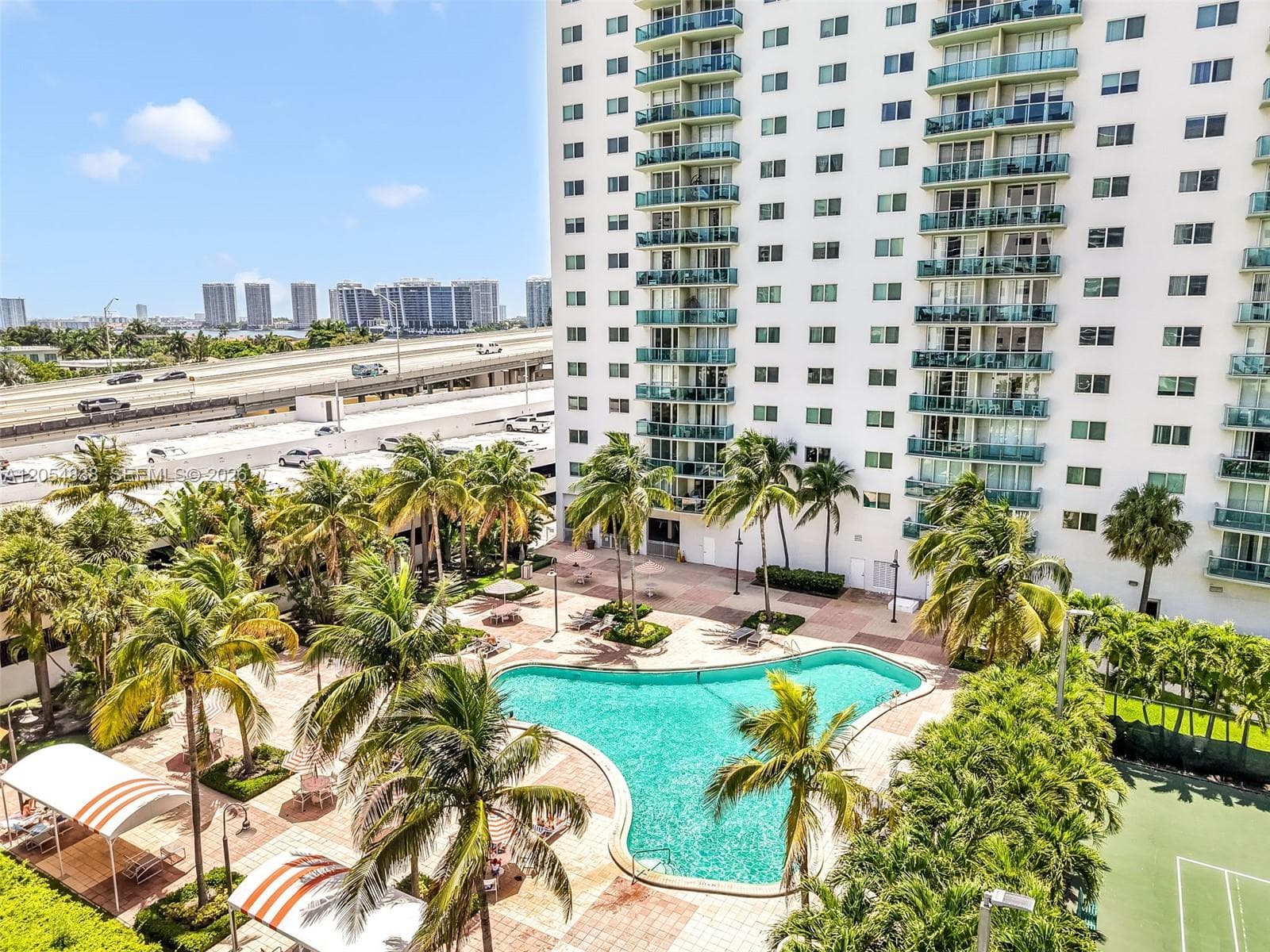 OCEANVIEW BUILDING B · #1423 in Sunny Isles Beach - Photo 2