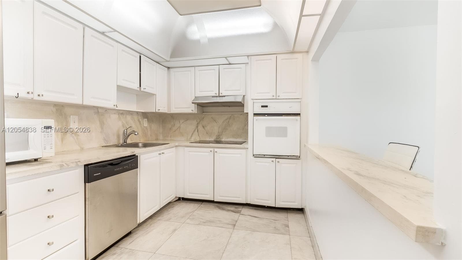 OCEANVIEW BUILDING B · #1423 in Sunny Isles Beach - Photo 21