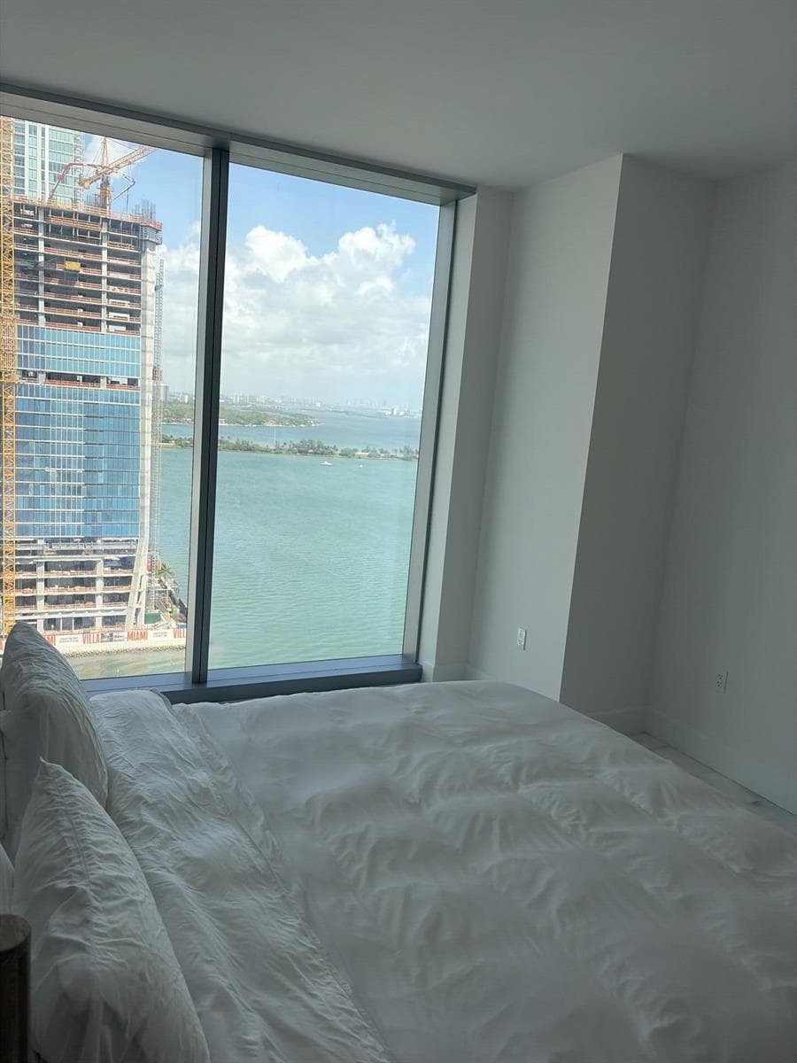 700NE26thTerrace_70276_2