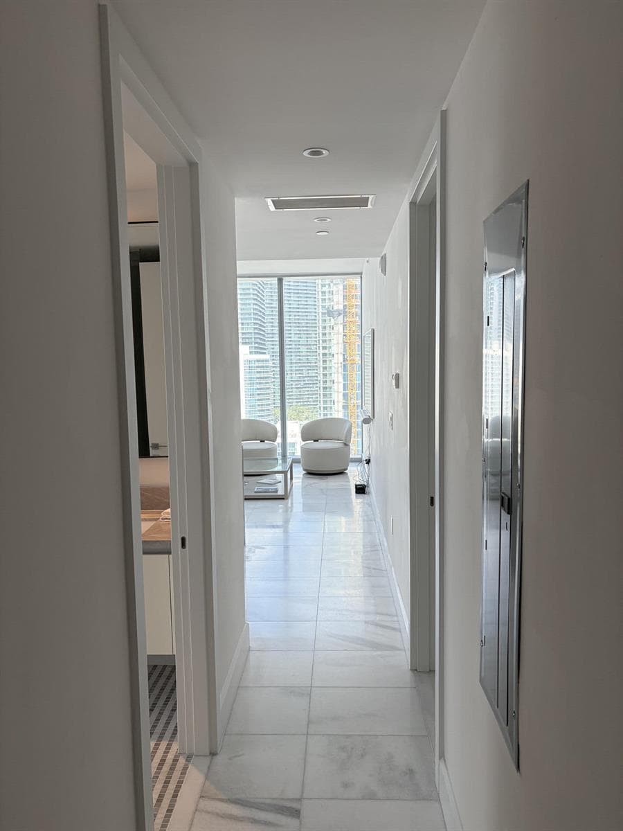 700NE26thTerrace_70276_12