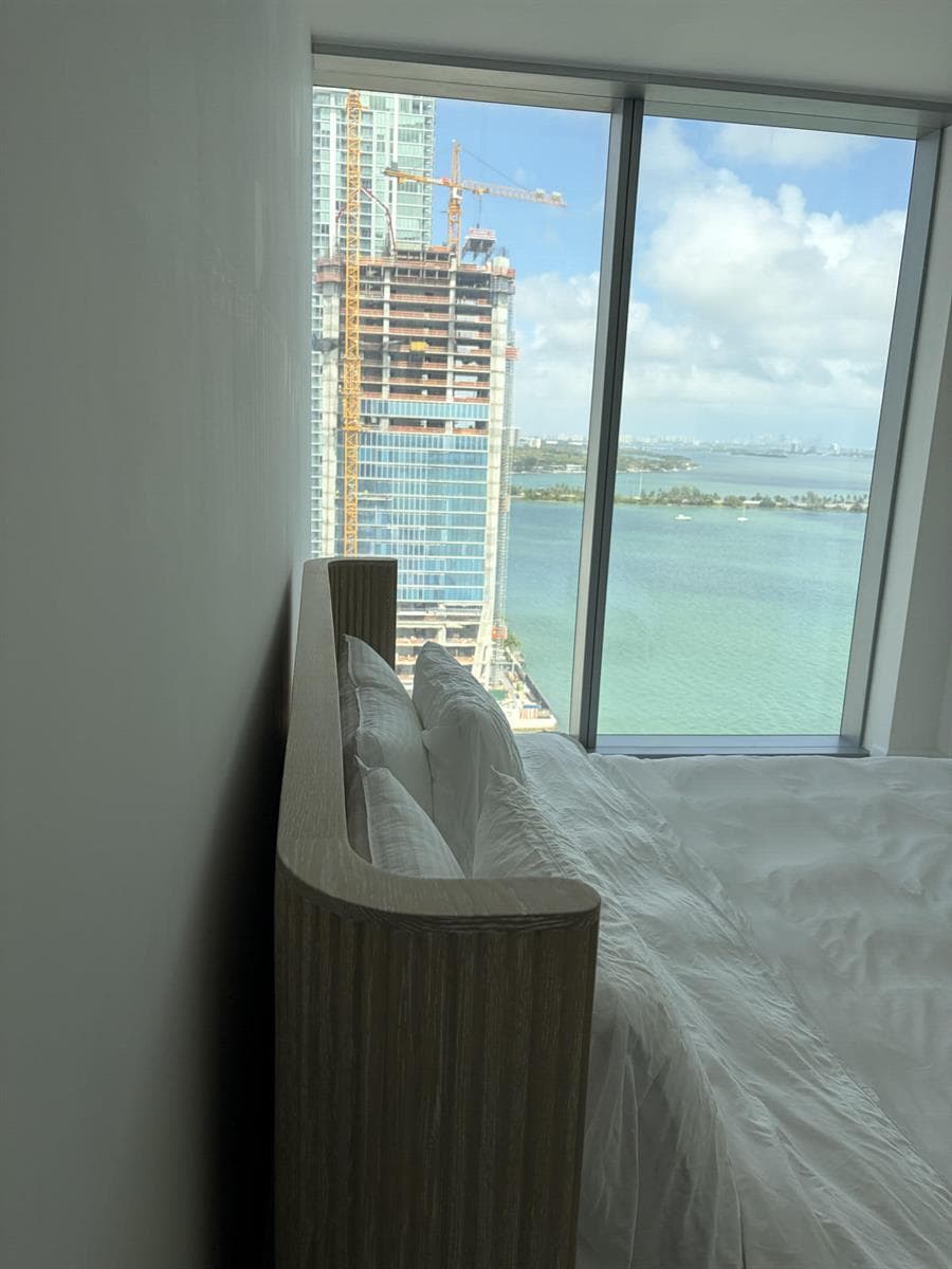 700NE26thTerrace_70276_14
