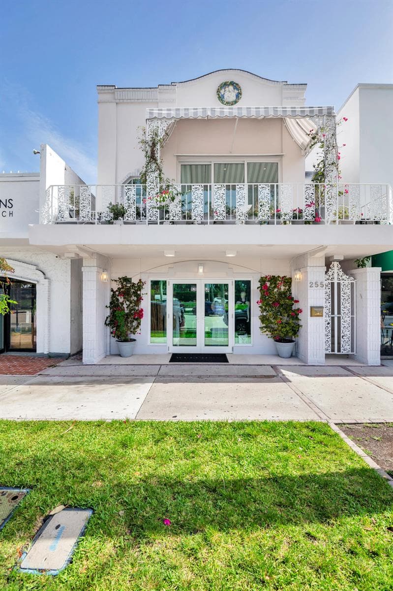255 Royal Poinciana Way