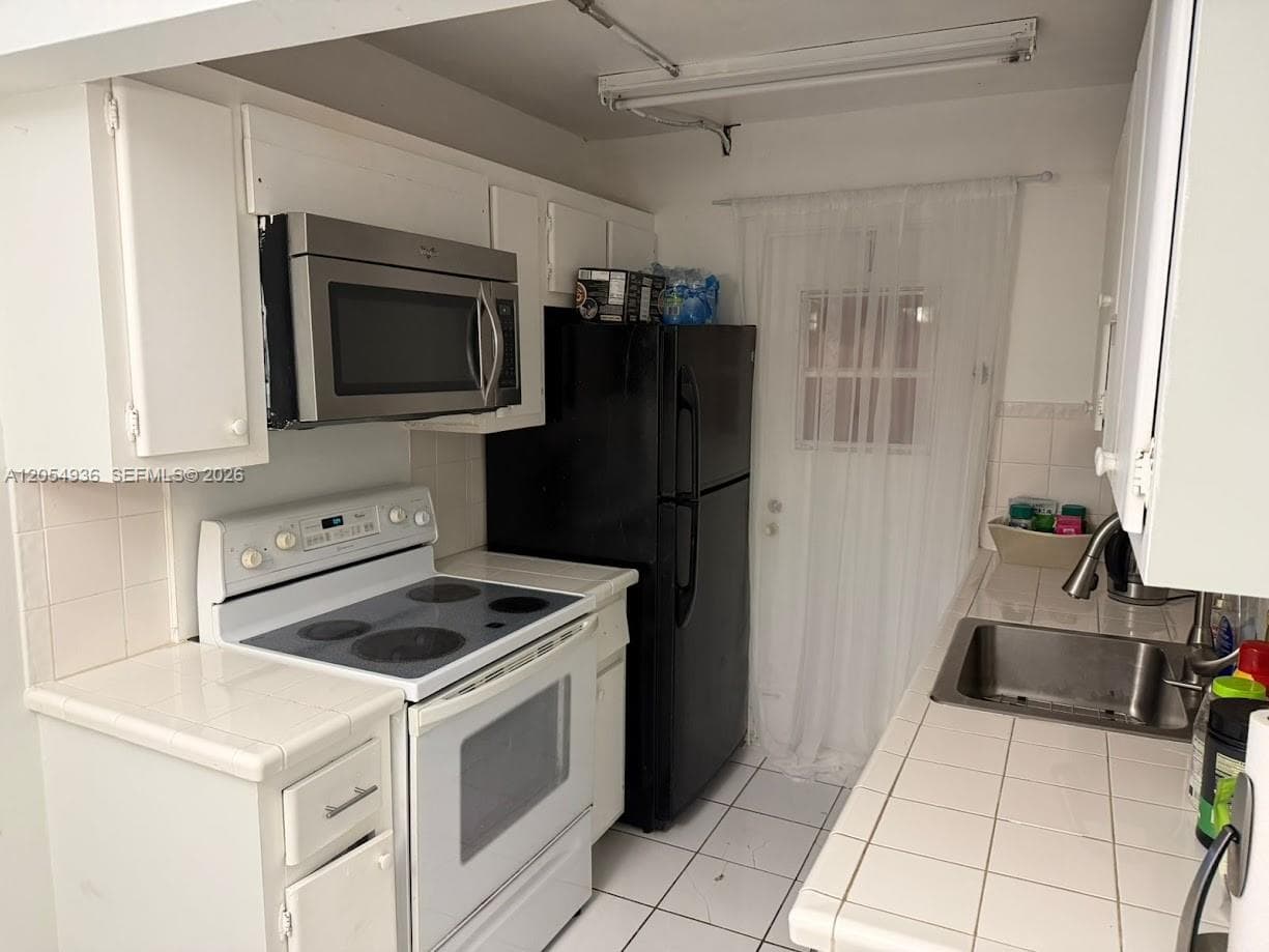 BAY PLACE CONDO · #302 in Hallandale Beach - Photo 12