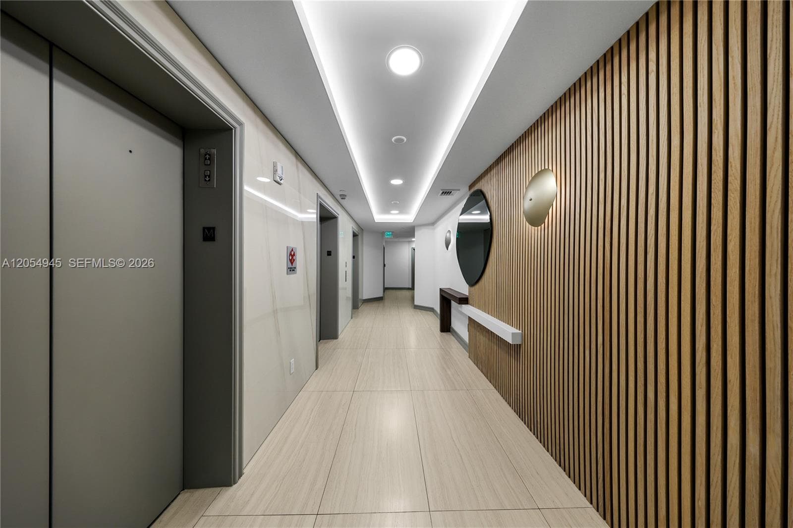Lobby new elevators