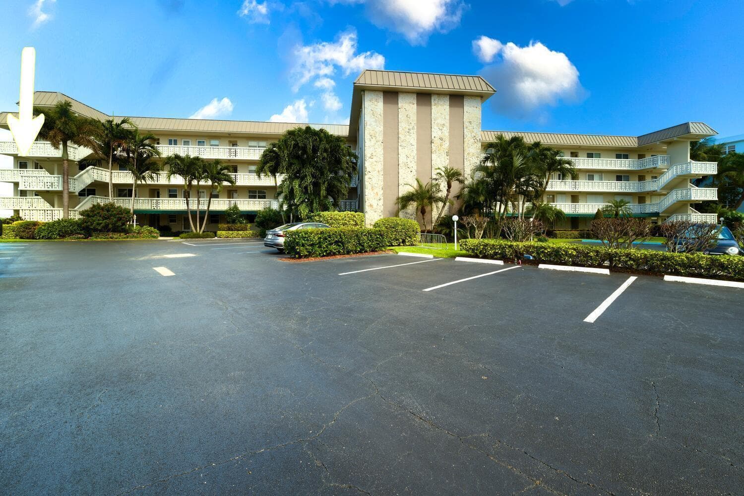 52 Yacht Club Dr Apt 309 North-large-008
