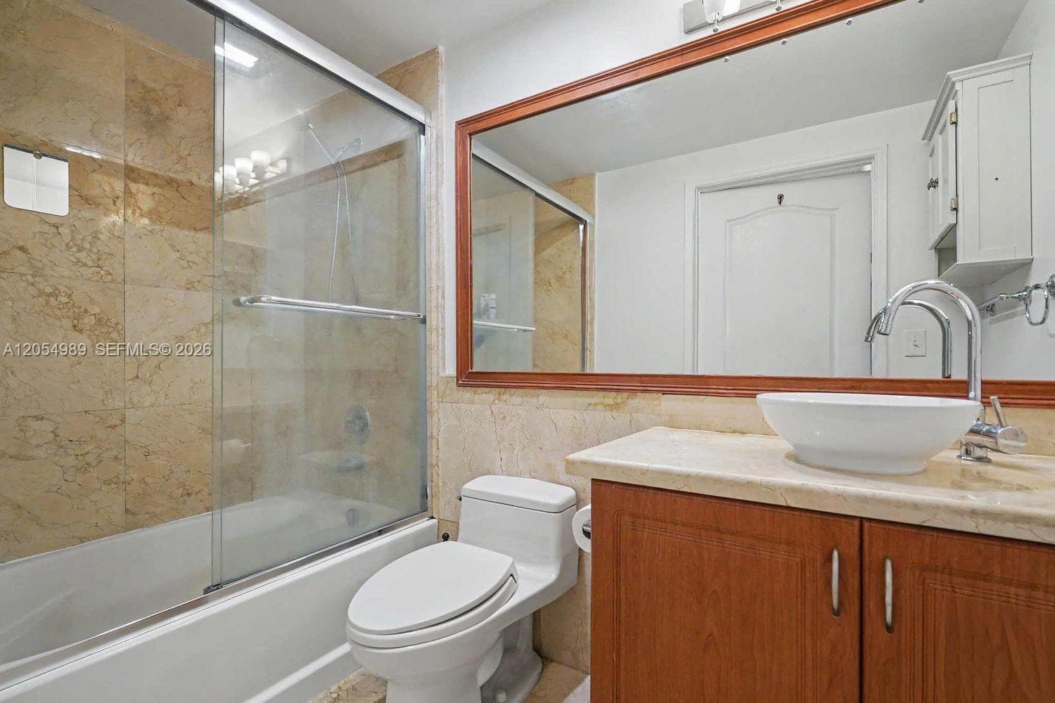 Blue Lagoon condominium · #906 in Miami - Photo 6