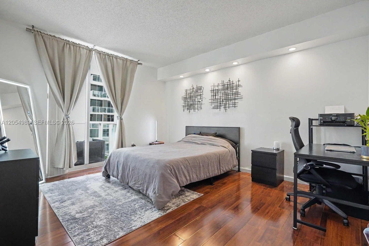 Blue Lagoon condominium · #906 in Miami - Photo 3