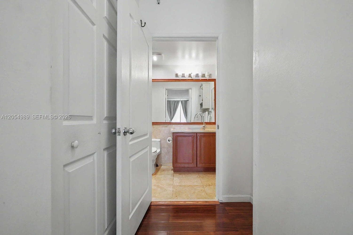 Blue Lagoon condominium · #906 in Miami - Photo 5