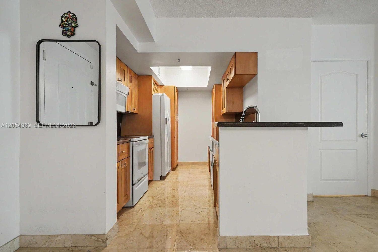 Blue Lagoon condominium · #906 in Miami - Photo 9