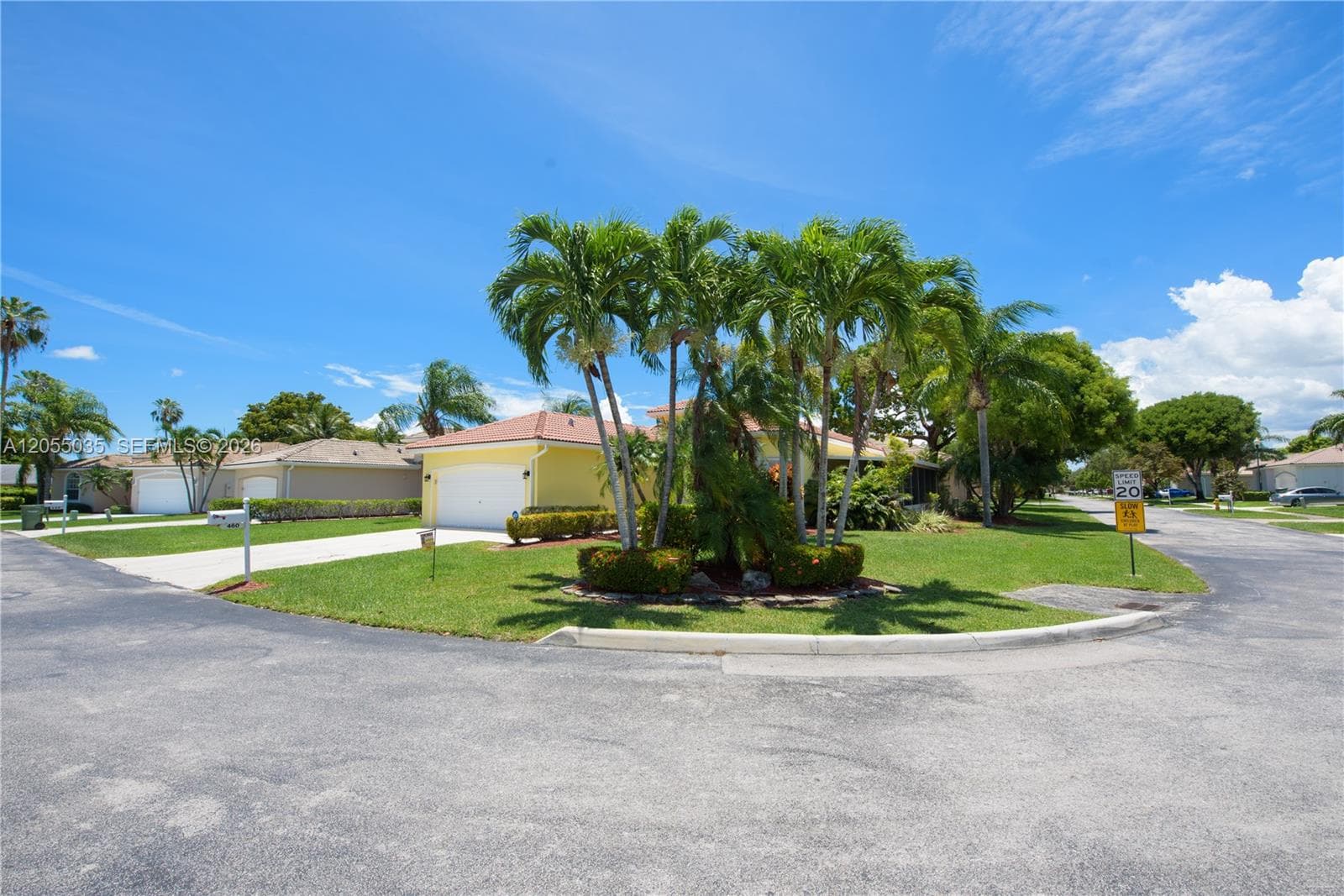 460 SE 24th Dr photo 23