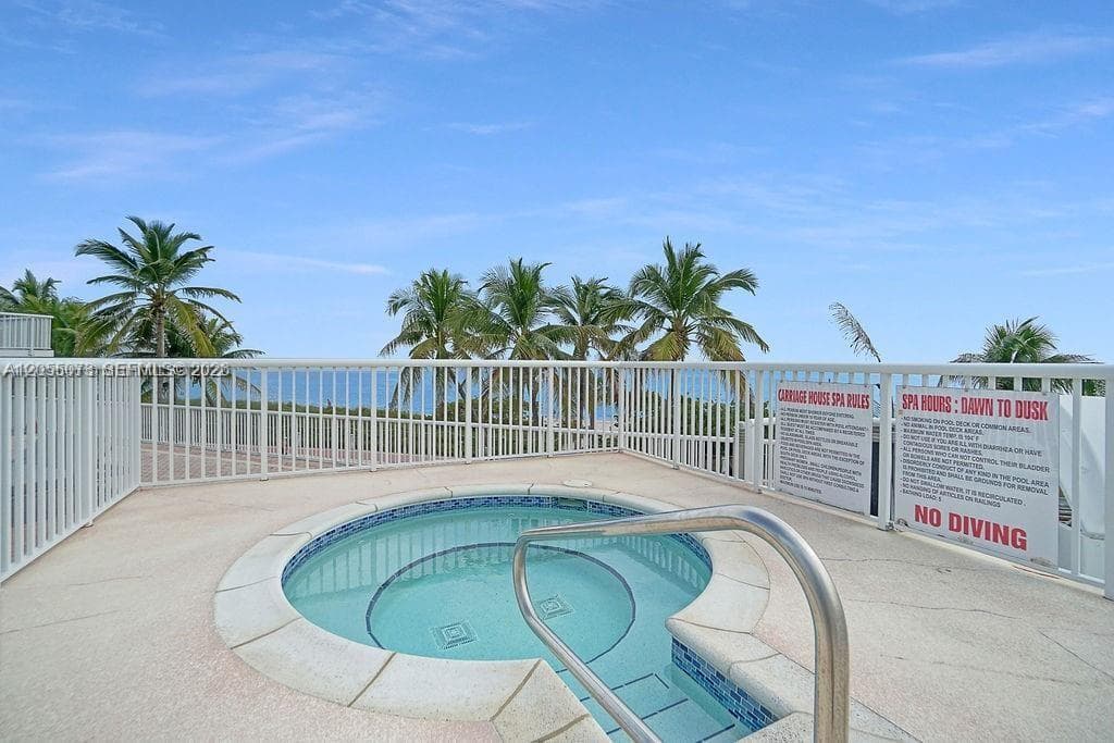 THE CARRIAGE HOUSE CONDO · #513 in Miami Beach - Photo 9