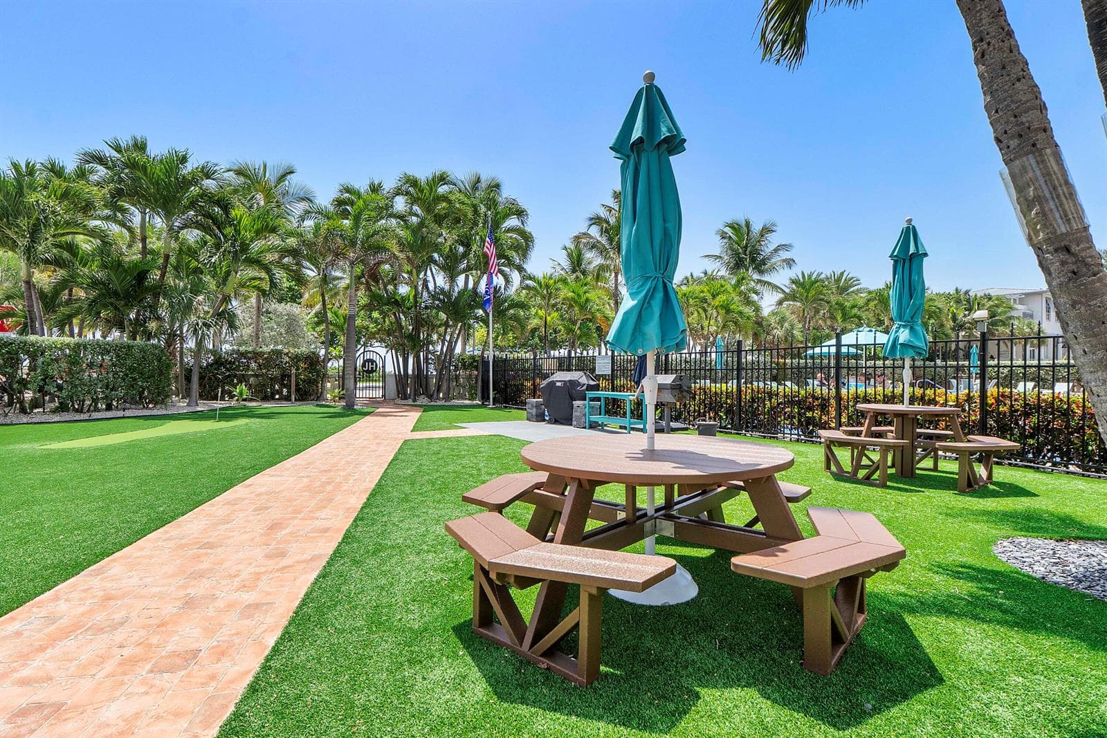 305 N Pompano Beach Blvd u804_060
