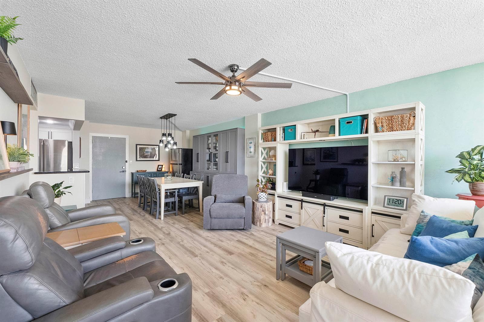 305 N Pompano Beach Blvd u804_028